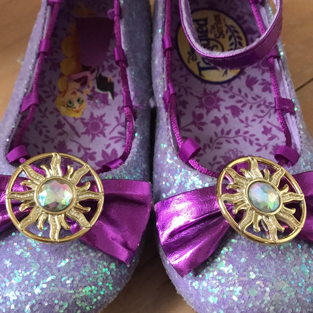 Shoes - Picture 3 of 6
